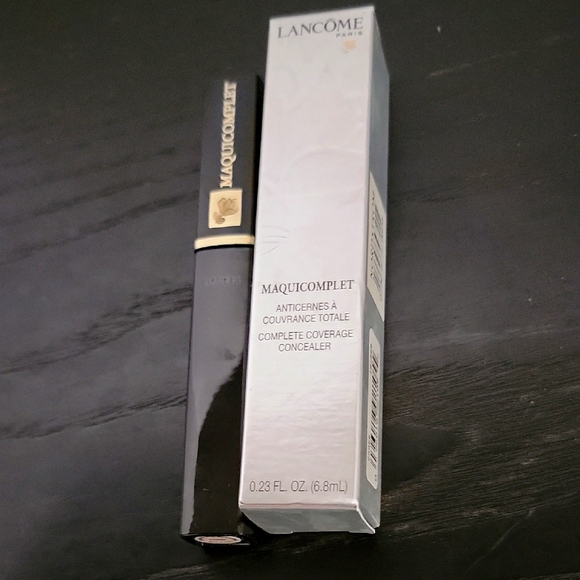 Lancome Maquicomplet Concealer - CAMEE - Full-Size .23 oz. - Picture 1 of 2